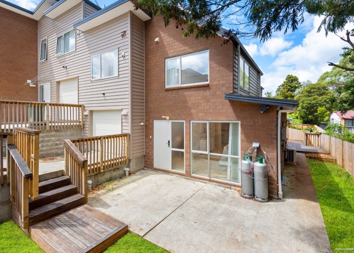  at 17 Sunshine Boulevard, Sunnyvale, Waitakere City, Auckland