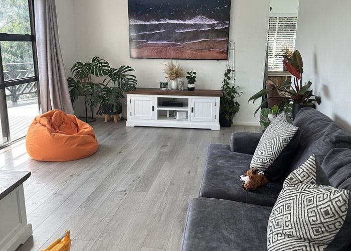  at 27A Downing Street, Glenfield, North Shore City, Auckland