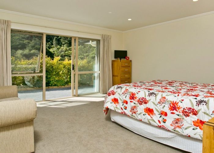  at 12 Stevensons Crescent, Albany