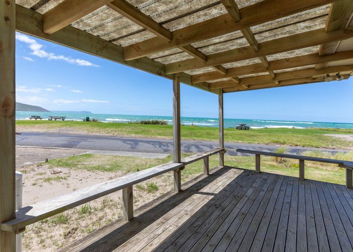  at 54 Akitio Esplanade, Ākitio, Pongaroa