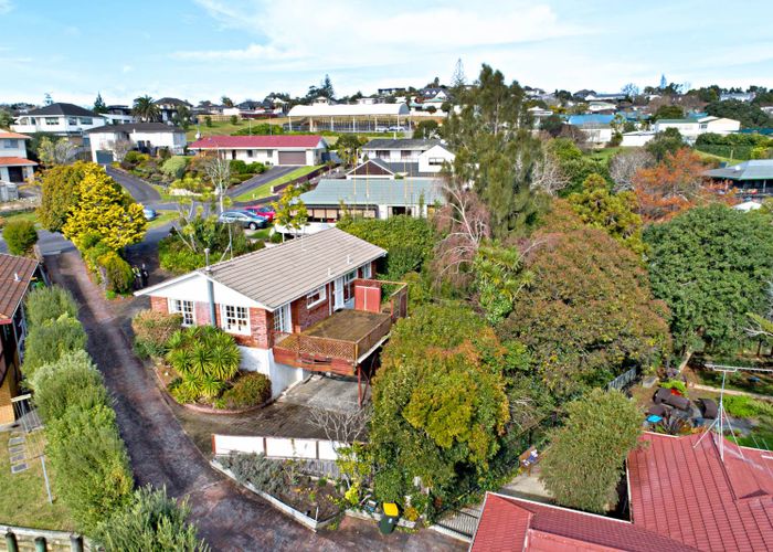  at 9 Aries Place, Shelly Park, Auckland