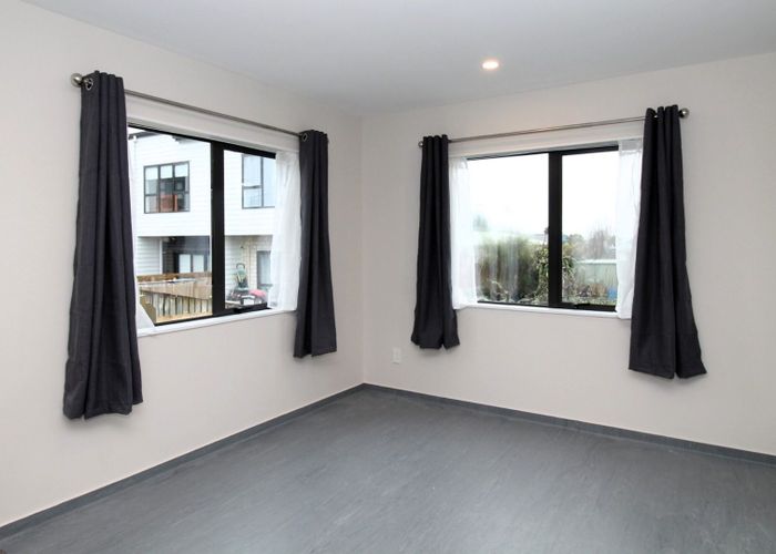  at 4B Fruitvale Road, New Lynn, Waitakere City, Auckland