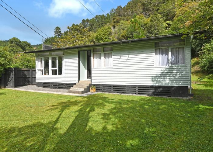  at 104 Pinehaven Road, Pinehaven, Upper Hutt