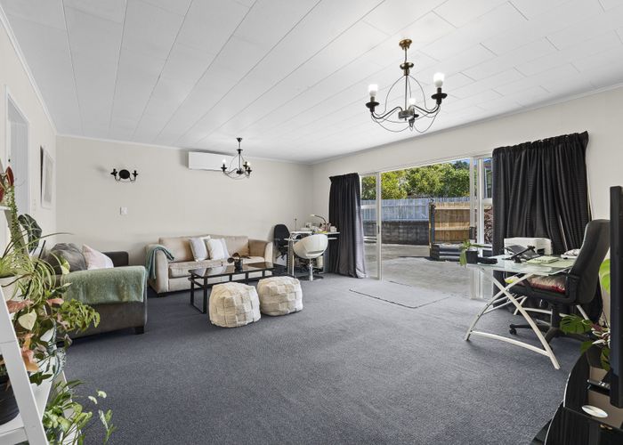  at 2/12 Ambury Place, Merrilands, New Plymouth