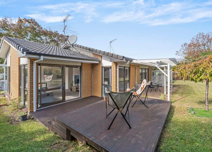  at 43 Botany Road, Botany Downs, Manukau City, Auckland