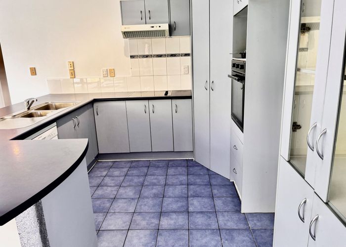  at 6 Ferngrove Avenue, Ranui, Auckland