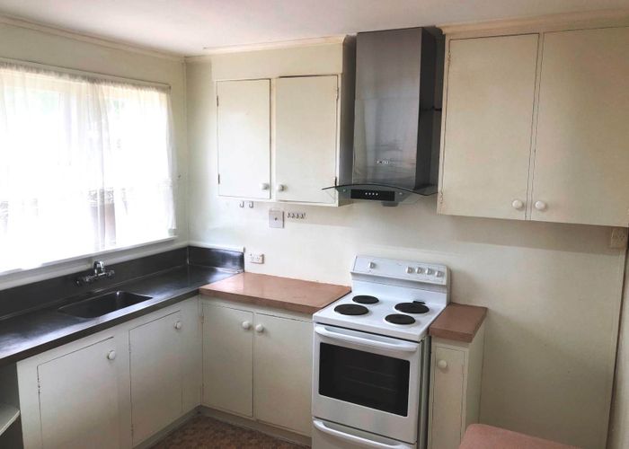  at 2 Novar Place, Point Chevalier, Auckland City, Auckland