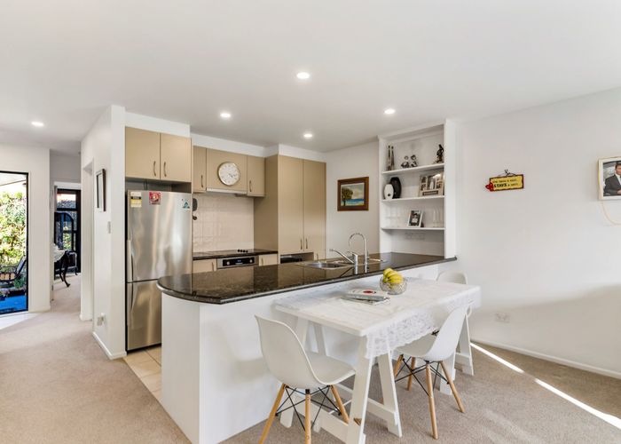  at 32/8 Landscape Road, Papatoetoe, Auckland