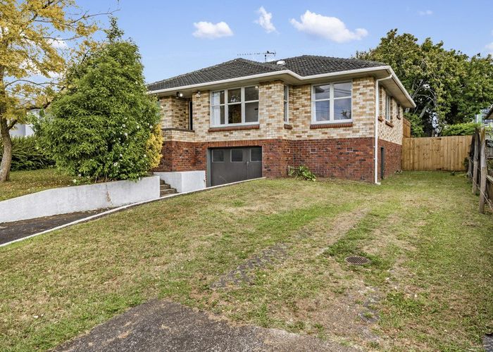  at 2/7 McRae Road, Mount Wellington, Auckland