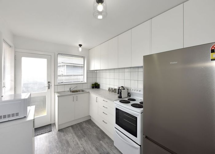  at 2/8 Bowen Street, Upper Riccarton, Christchurch