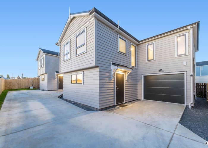  at 42A,B,C Larissa Avenue, Henderson, Waitakere City, Auckland