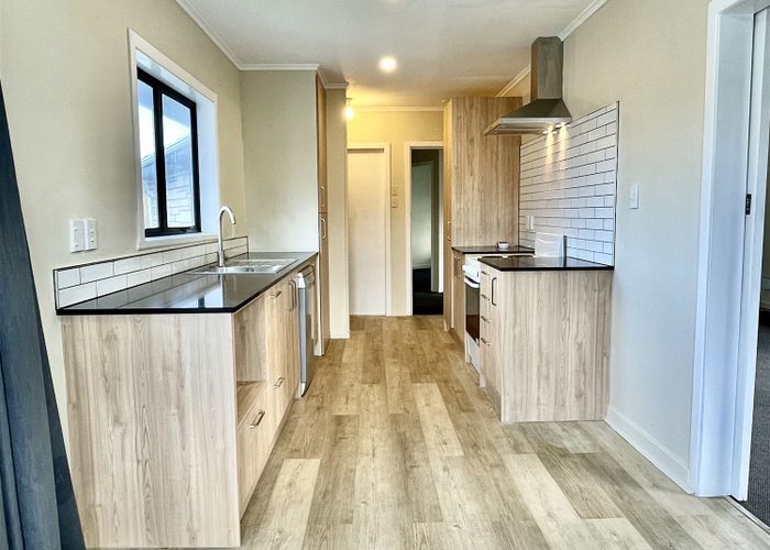  at 324 Blockhouse Bay Road, Avondale, Auckland