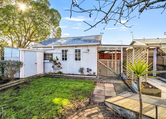  at 14 Kawatiri Avenue, Gonville, Whanganui, Manawatu / Whanganui