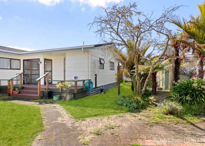  at 8 Aquarius Drive, Kawaha Point, Rotorua