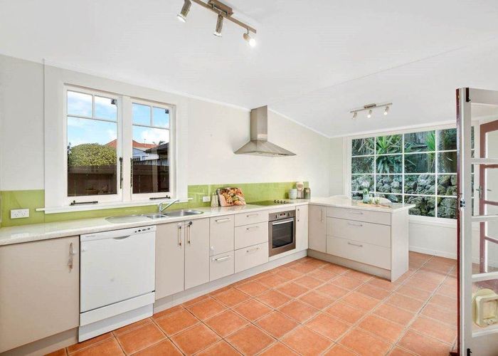  at 4/48 Turama Road, Royal Oak, Auckland City, Auckland