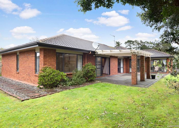  at 89 Summerland Drive, Henderson, Auckland
