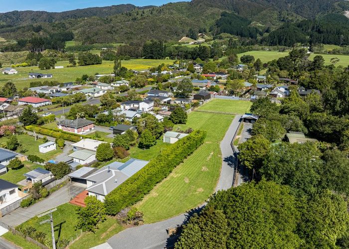  at 2D Maclaren Street, Maymorn, Upper Hutt, Wellington