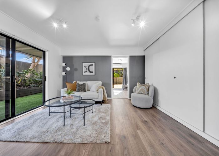  at 2/17 Lynton Road, Bucklands Beach, Manukau City, Auckland