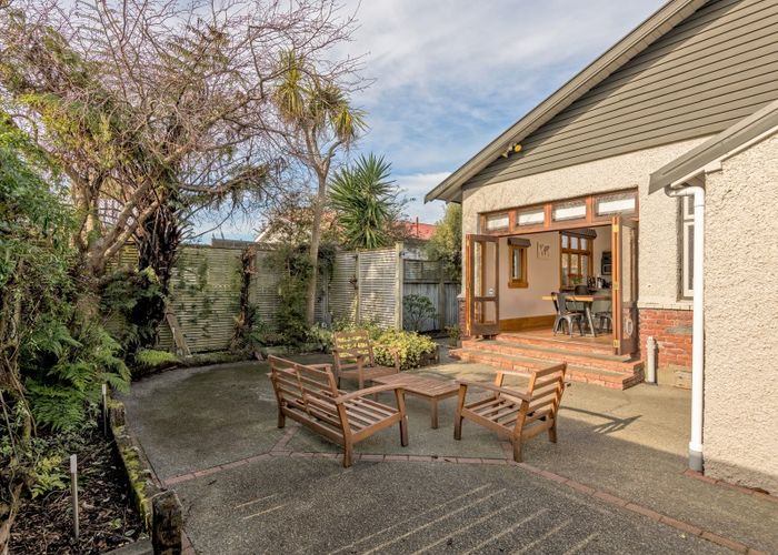  at 33 Knowles Street, Terrace End, Palmerston North
