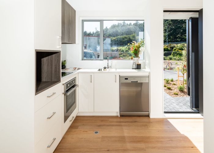  at 84 Ara Paiwhenua, Tawa, Wellington, Wellington