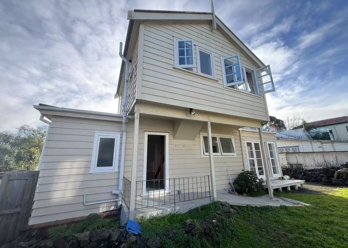  at 14 Carrick Pl, Mount Eden, Auckland City, Auckland