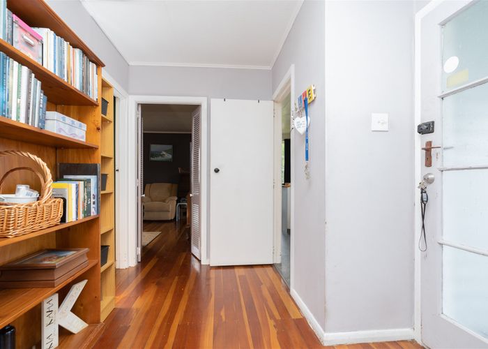  at 6 Pine Avenue, Bader, Hamilton