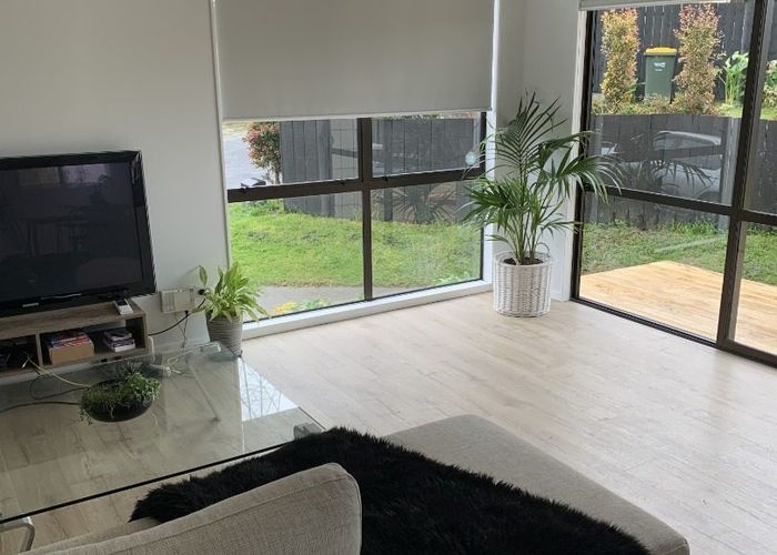  at 5 Frosses Place, Massey, Auckland