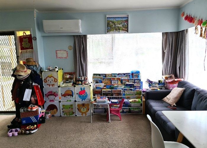  at 2/205 Forrest Hill rd, Forrest Hill, North Shore City, Auckland