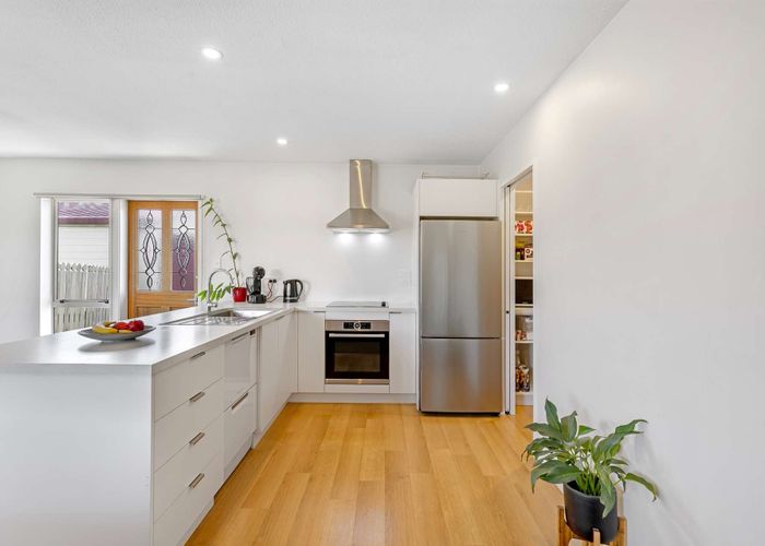 at 9 Honeysuckle Place, Northcote, Christchurch