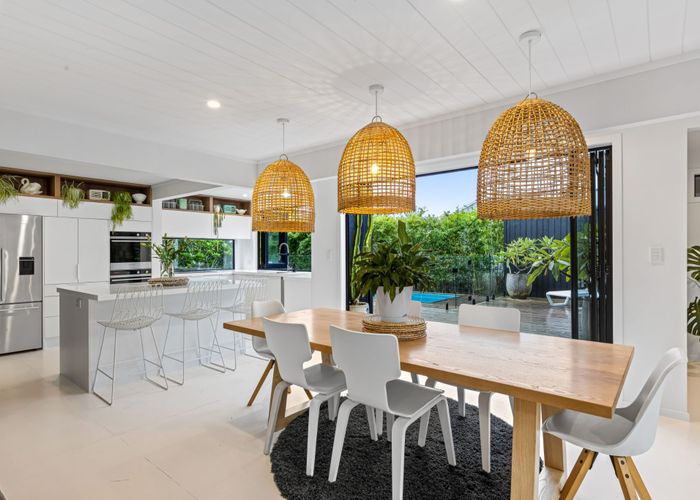 at 2/9 Tainui Street, Torbay, North Shore City, Auckland