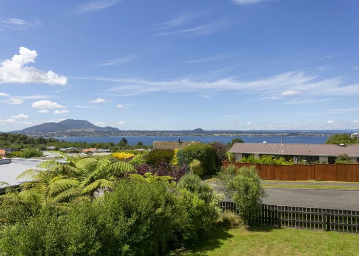  at 7 Dorothy Drive, Acacia Bay, Taupo