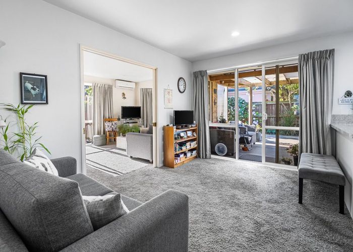  at 1A Neptune Place, Waimairi Beach, Christchurch City, Canterbury