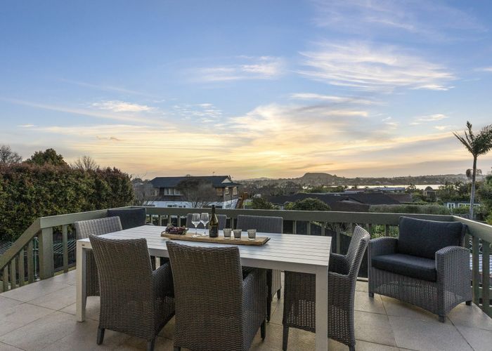  at 19 Caithness Place, Farm Cove, Auckland