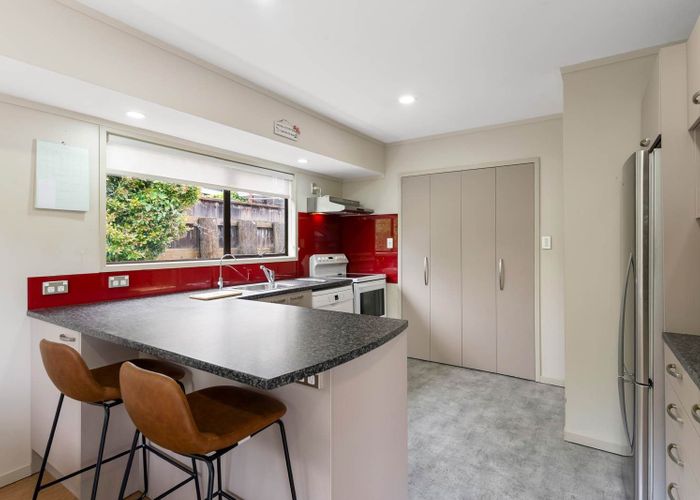  at 2/124 Deep Creek Road, Torbay, North Shore City, Auckland