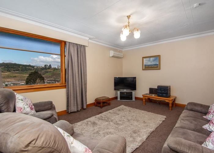  at 8 Scotland Terrace, Green Island, Dunedin