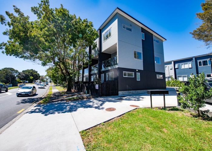  at 55B Edmonton Road, Henderson, Waitakere City, Auckland