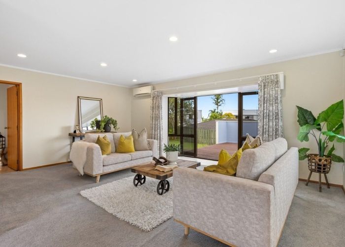  at Massey East, Waitakere City, Auckland