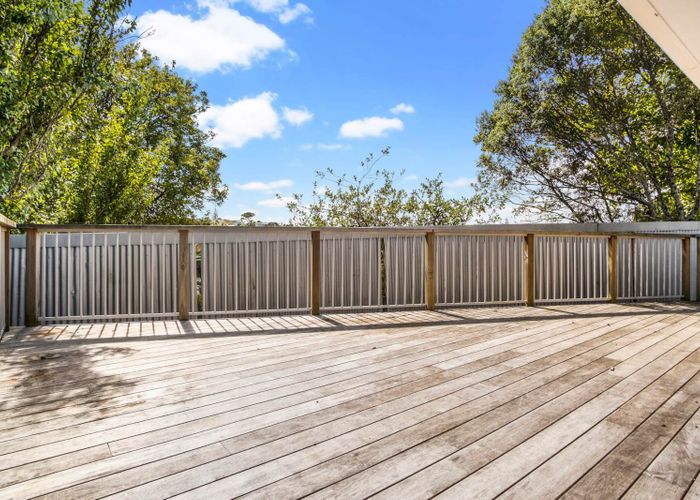  at 1/22 Weatherly Road, Torbay, Auckland