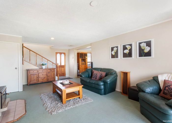  at 2/32 Rapallo Place, Farm Cove, Auckland