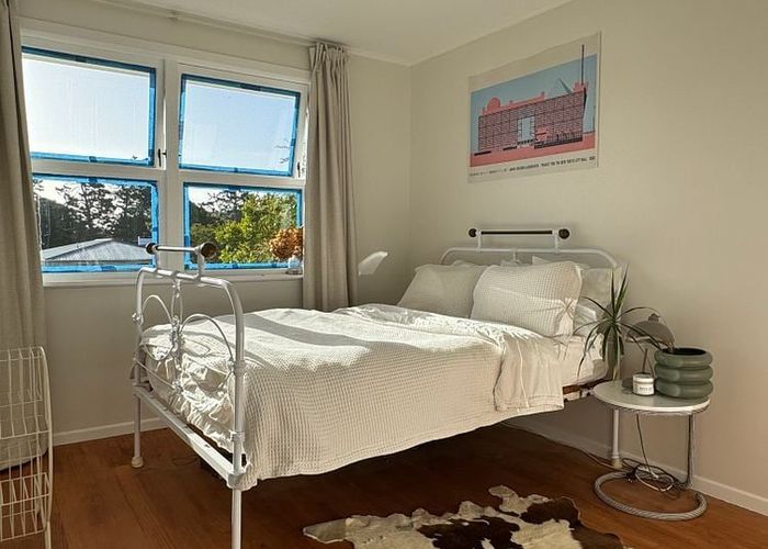  at 25 Paragon Avenue, Beach Haven, North Shore City, Auckland