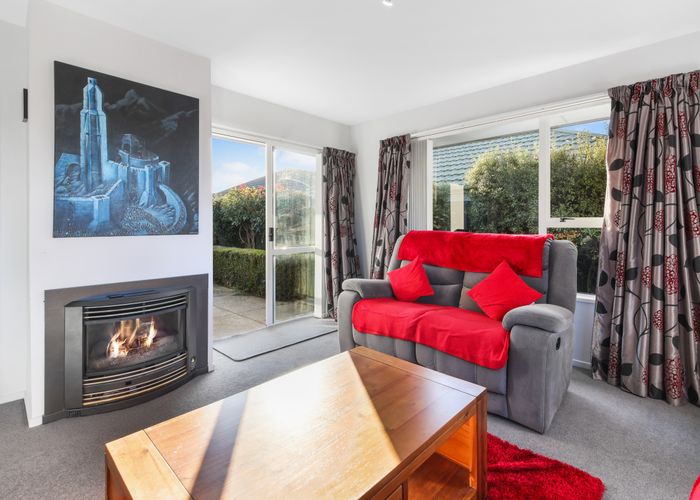 Free property data for 7 Innisfree Place, Northwood, Christchurch