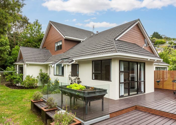  at 31 Shackle Lane, Whitby, Porirua