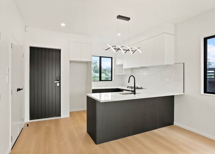  at 4 Toetoe Street, Westgate, Waitakere City, Auckland