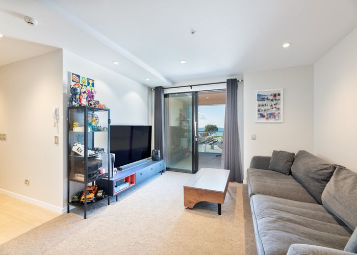  at 207/4 Bute Road, Browns Bay, Auckland