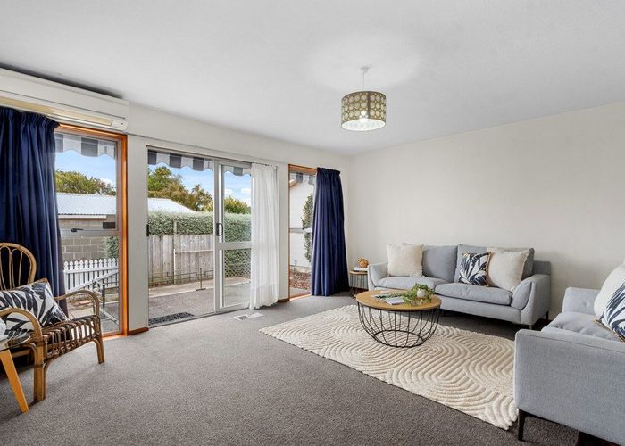  at 2/20 O'Briens Road, Sockburn, Christchurch