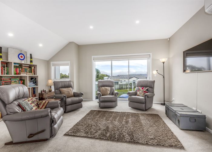  at 4 Kopua PL, Whitby, Porirua