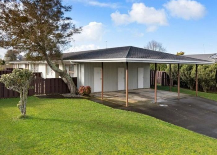  at 2/15 Latham Ave, Pakuranga, Manukau City, Auckland