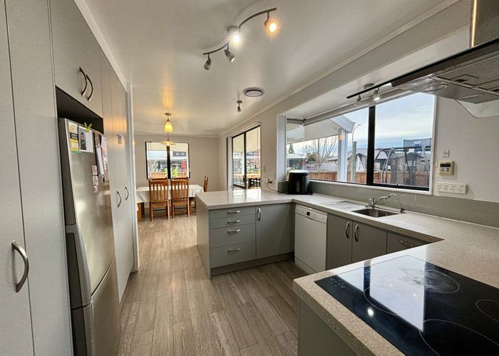  at 77 Endeavour Avenue, Flagstaff, Hamilton