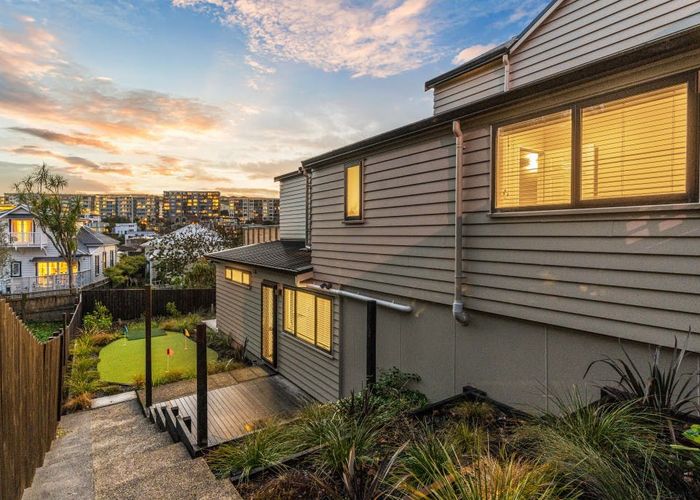  at 102 Bassett Road, Remuera, Auckland