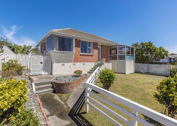  at 130 Main Road, Titahi Bay, Porirua